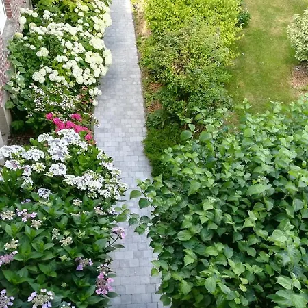 Monts Et Merveilles Bed & Breakfast 3*