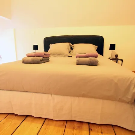 Monts Et Merveilles לינה וארוחת בוקר 3*